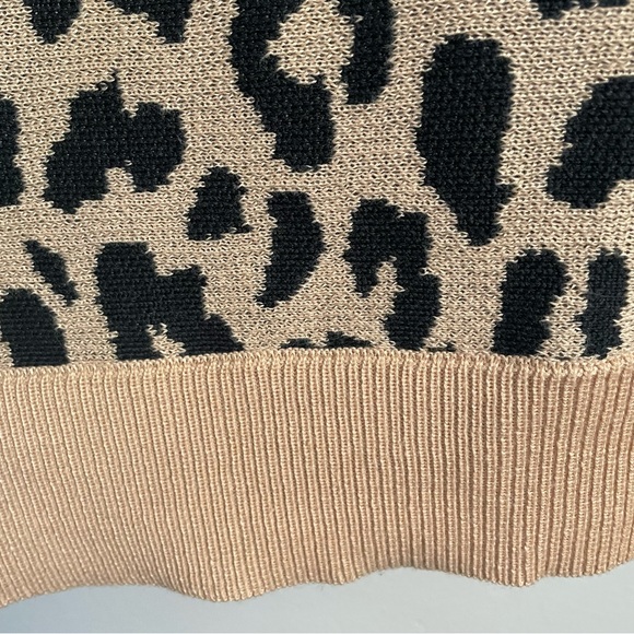 Leopard Print V-Neck Sweater Sz. 1X - Picture 8 of 9